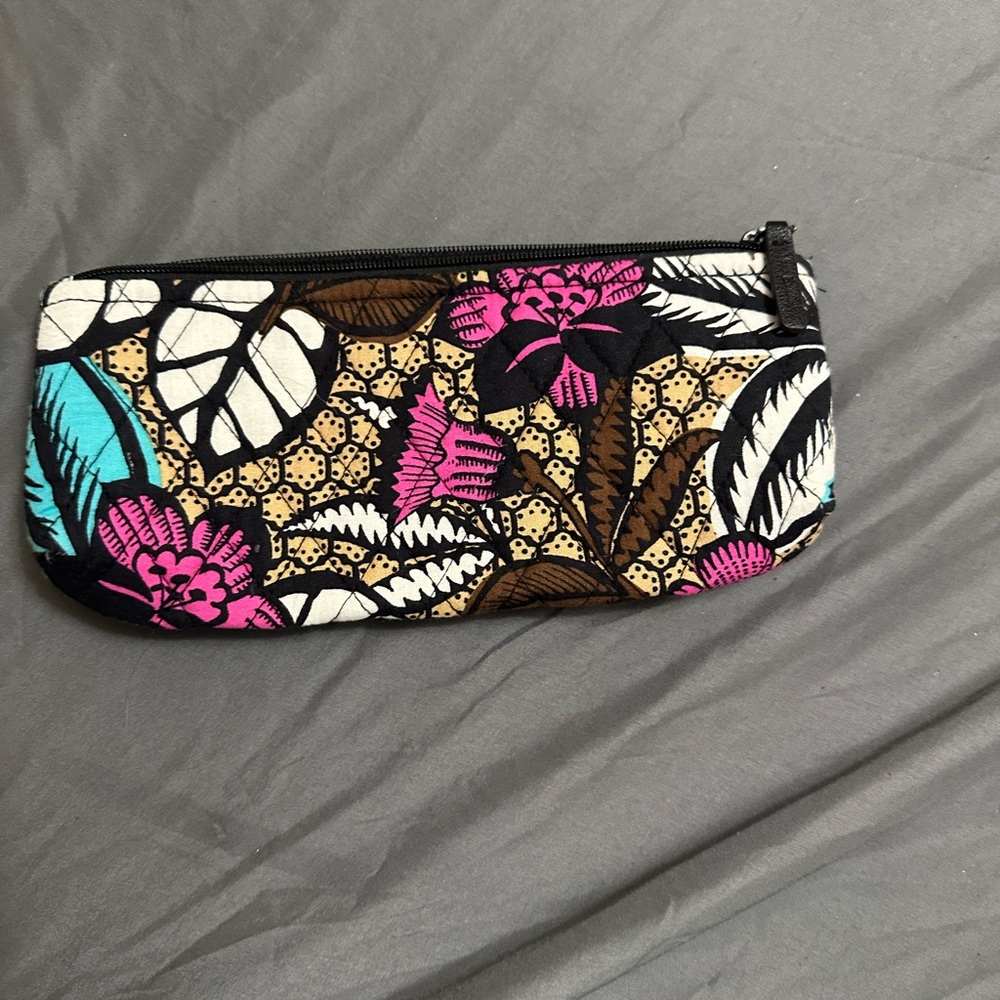 Small Vera Bradley pouch. Good for makeup . Good condition smoke free home